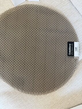Chilewich Round Crepe Neutral Vinyl Placemat in Cream and Navy